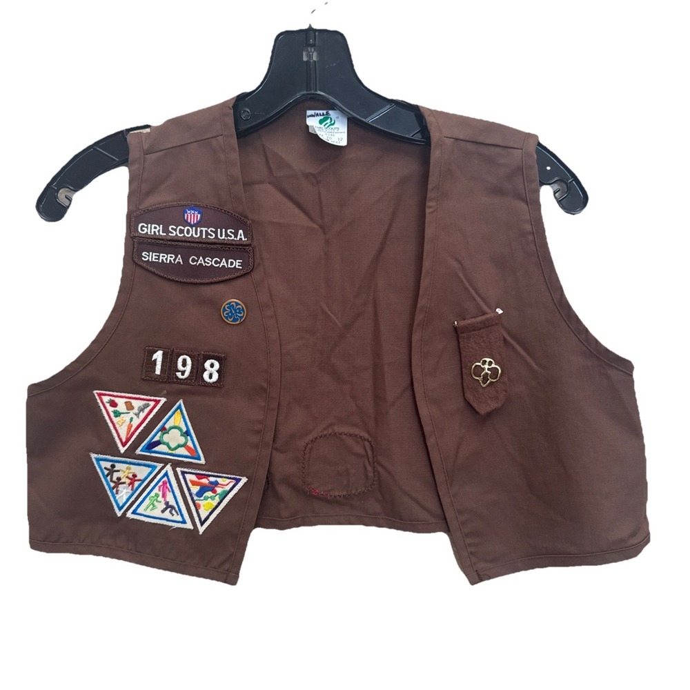 Vintage 1990's Girl Scout Brownie Vest Uniform 7 Patches + 2 Pins Medium (10-12)